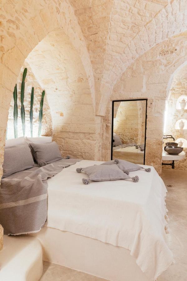Alesia Luxury Cave Bed and Breakfast Ostuni Εξωτερικό φωτογραφία