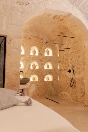Alesia Luxury Cave Bed and Breakfast Ostuni Εξωτερικό φωτογραφία