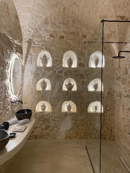 Alesia Luxury Cave Bed and Breakfast Ostuni Εξωτερικό φωτογραφία